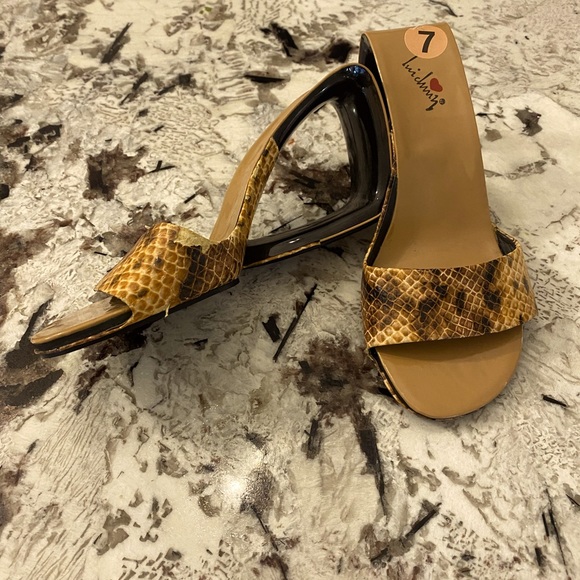 Snake skin shoes size 7 - Picture 2 of 2